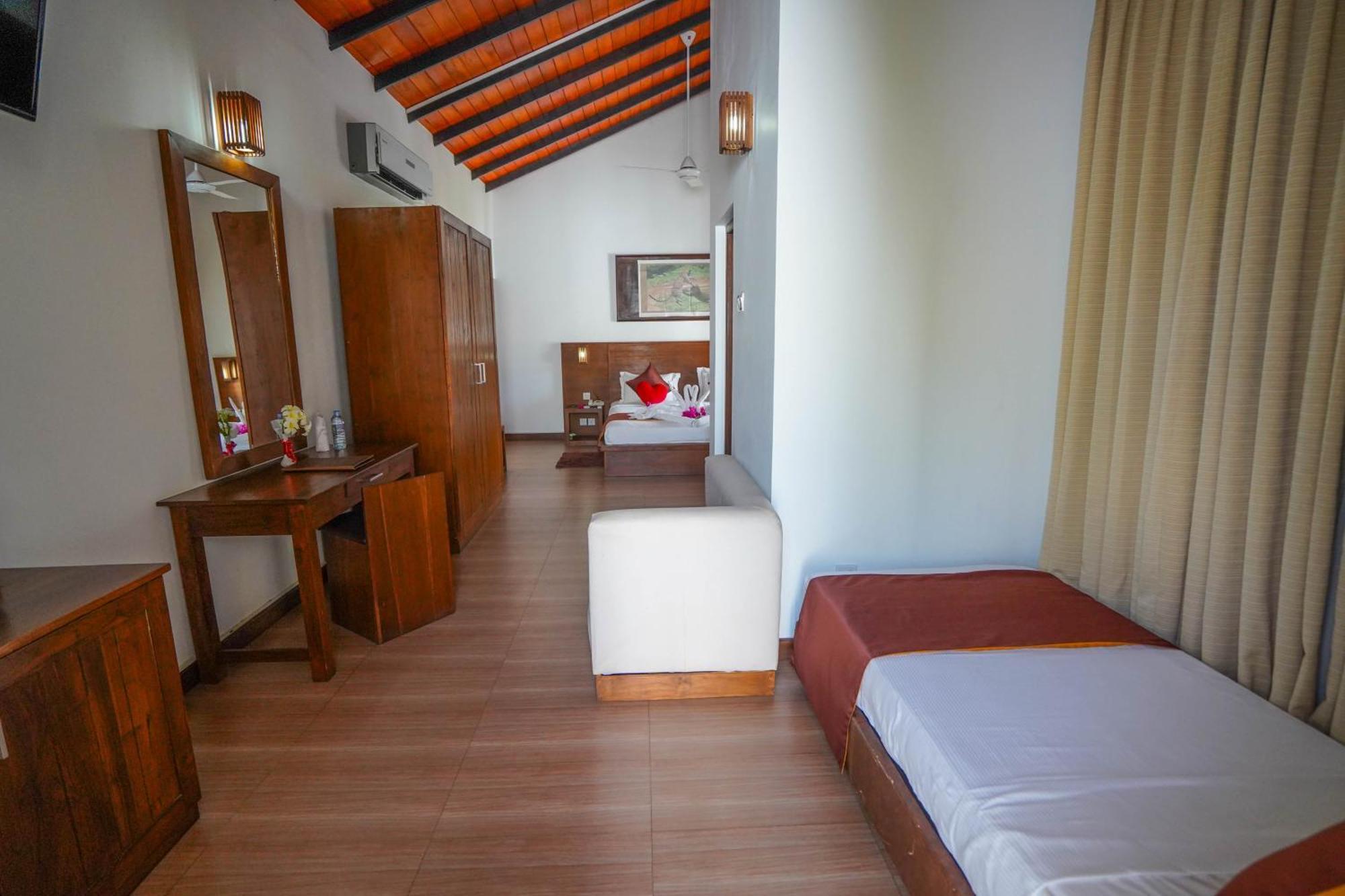 Hotel Tamarind Tree Tissamaharama Kültér fotó